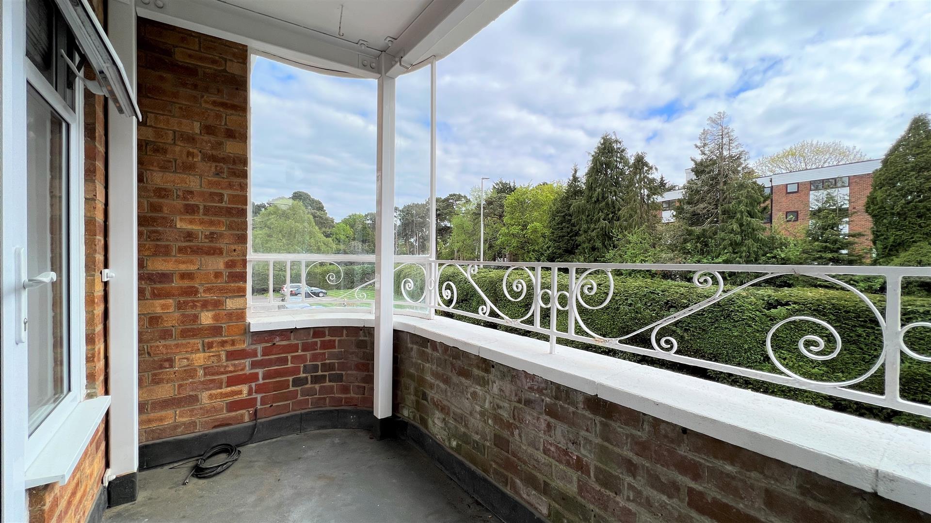 2 Bedroom Apartment Western Road, Canford Cliffs